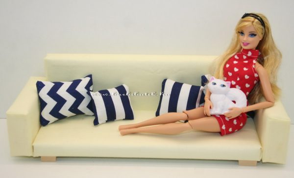 barbie kanapé cicás