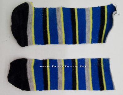 pulcsikészítés barbienak zokniból 1