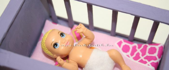 Babaágy Barbie kisbabájának